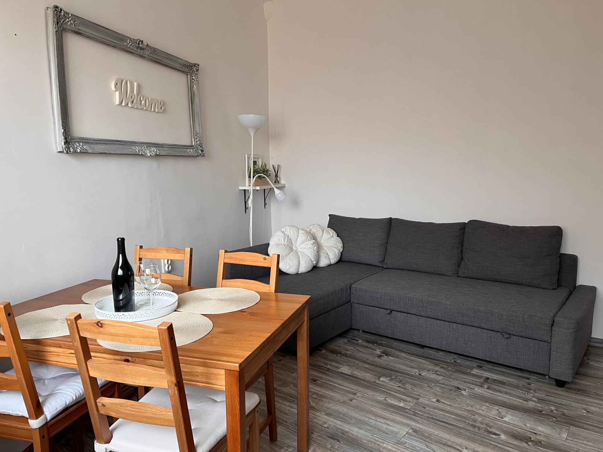 Pacsirta Apartmanhaz Έγκερ Εξωτερικό φωτογραφία