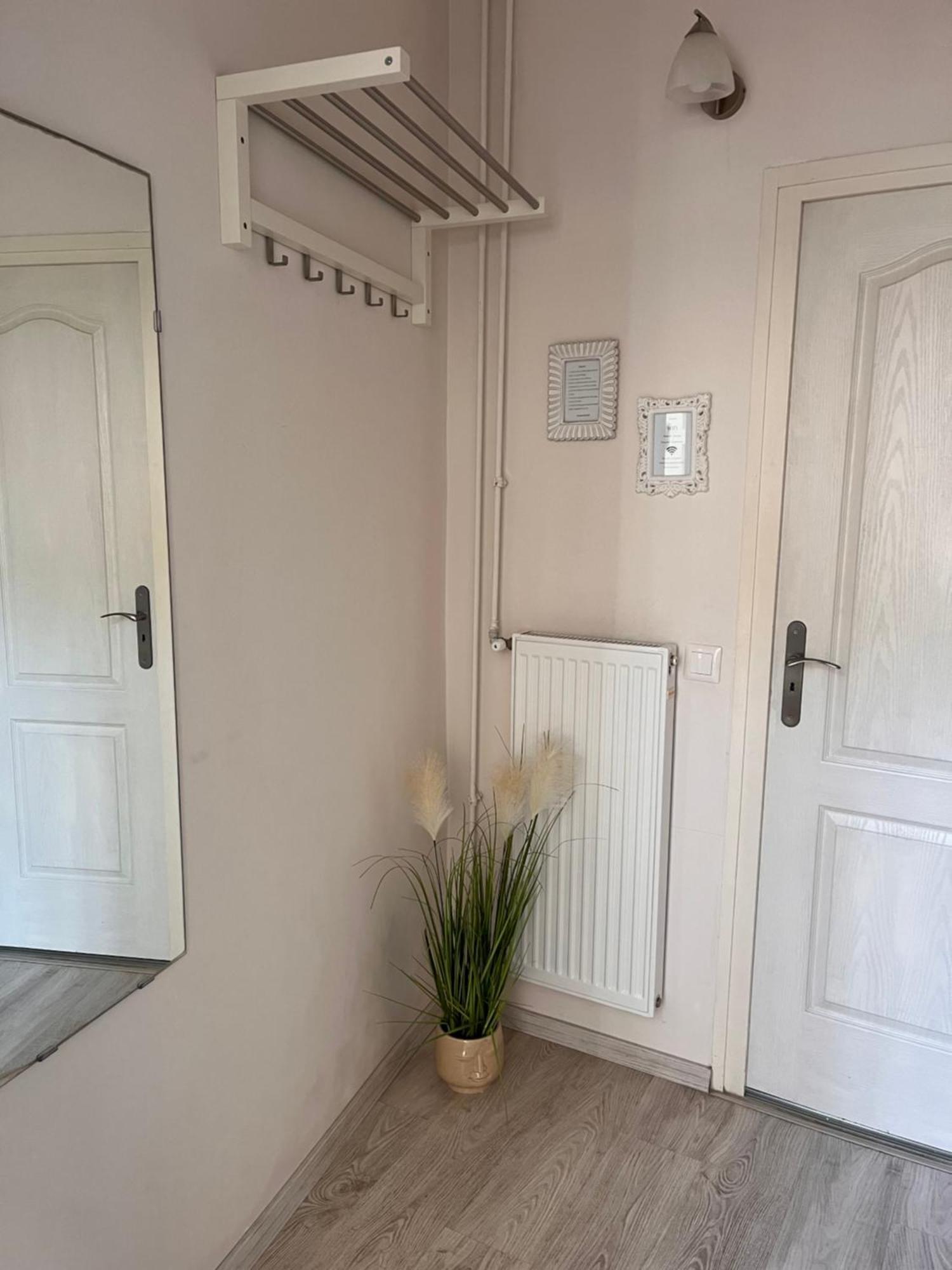 Pacsirta Apartmanhaz Έγκερ Εξωτερικό φωτογραφία