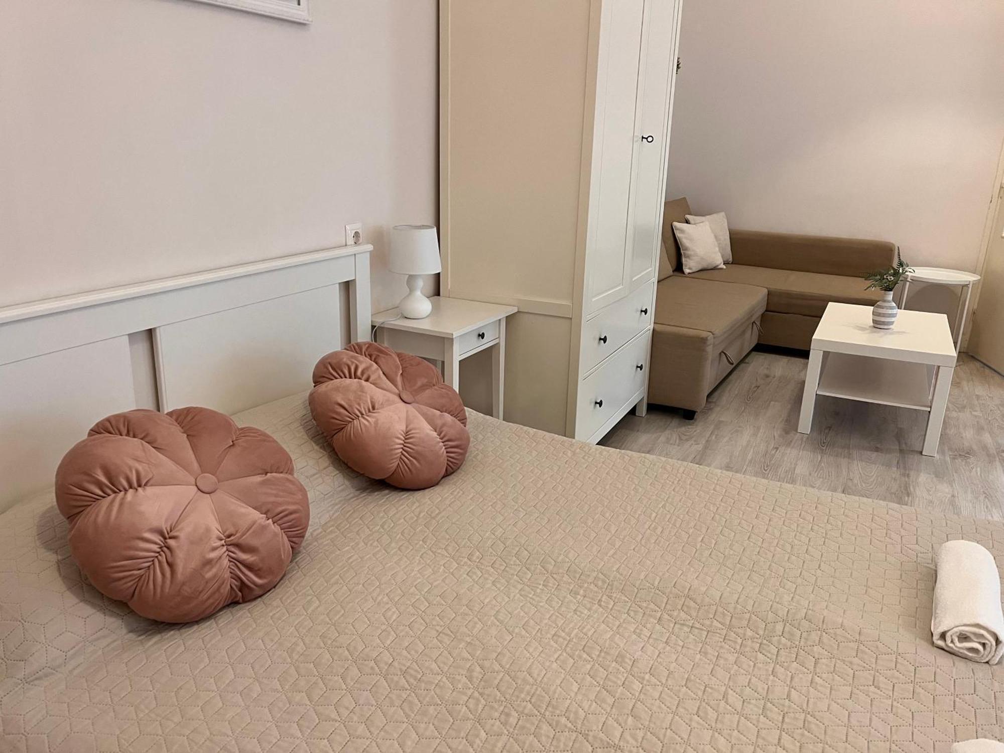 Pacsirta Apartmanhaz Έγκερ Εξωτερικό φωτογραφία